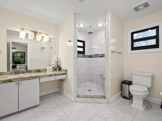 4-bedroom home for sale in Fort Lauderdale - 4406 SW 35th Avenue - MondialRealty