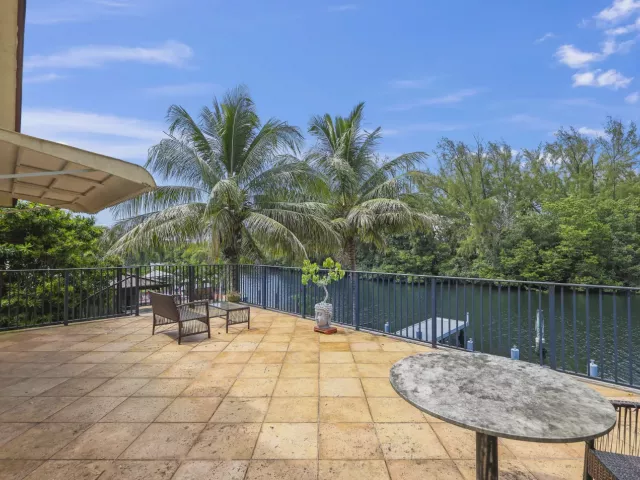 4-bedroom home for sale in Fort Lauderdale - 4406 SW 35th Avenue - MondialRealty