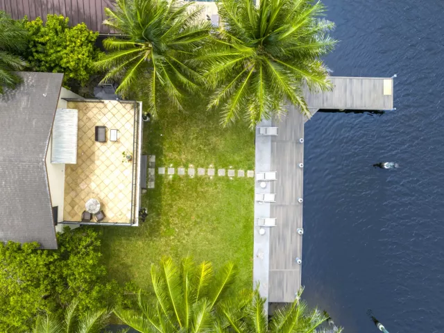 4-bedroom home for sale in Fort Lauderdale - 4406 SW 35th Avenue - MondialRealty