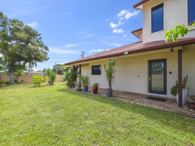 4-bedroom home for sale in Fort Lauderdale - 4406 SW 35th Avenue - MondialRealty