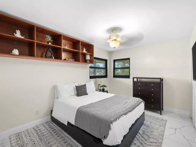 4-bedroom home for sale in Fort Lauderdale - 4406 SW 35th Avenue - MondialRealty