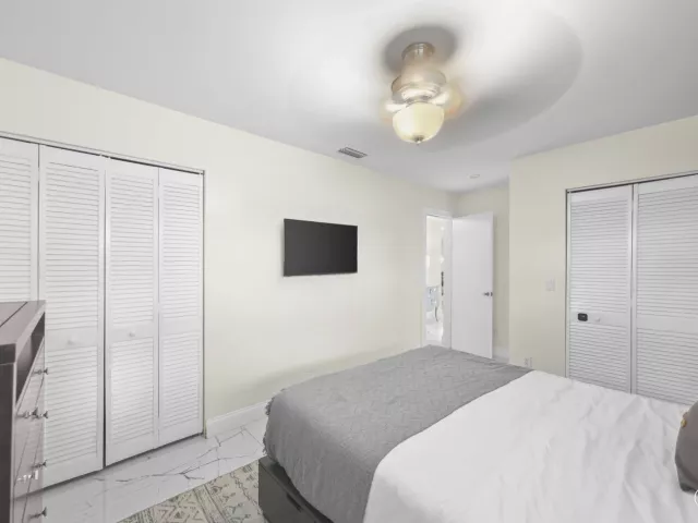 4-bedroom home for sale in Fort Lauderdale - 4406 SW 35th Avenue - MondialRealty