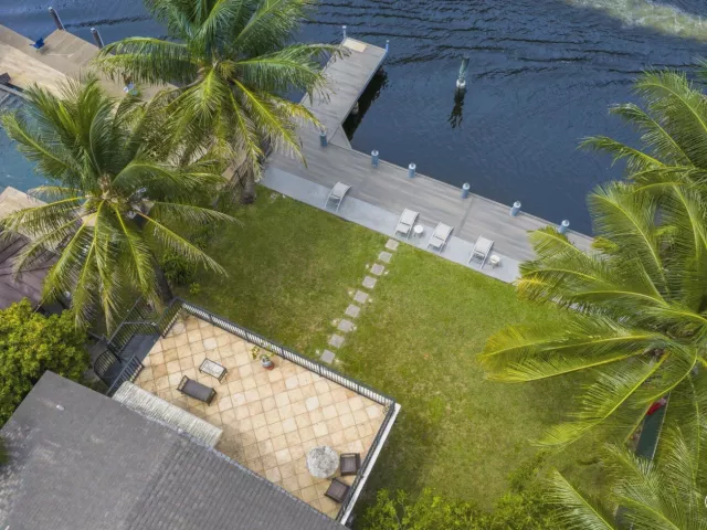 4-bedroom home for sale in Fort Lauderdale - 4406 SW 35th Avenue - MondialRealty