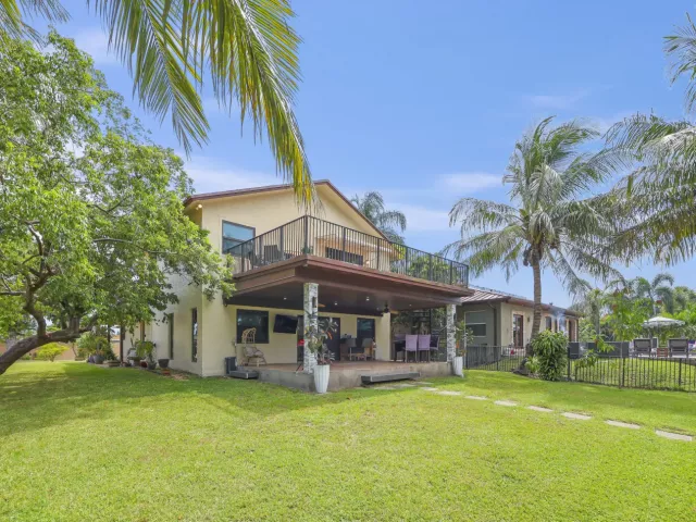 4-bedroom home for sale in Fort Lauderdale - 4406 SW 35th Avenue - MondialRealty