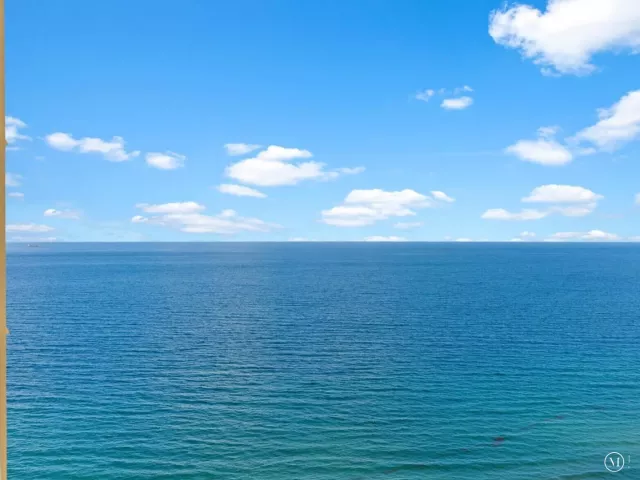 1-bedroom condo for sale in Sunny Isles Beach - 16275 Collins Avenue 2403 - MondialRealty
