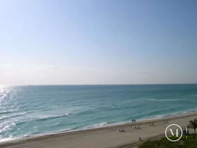 1-bedroom condo for sale in Sunny Isles Beach - 16275 Collins Avenue 2403 - MondialRealty