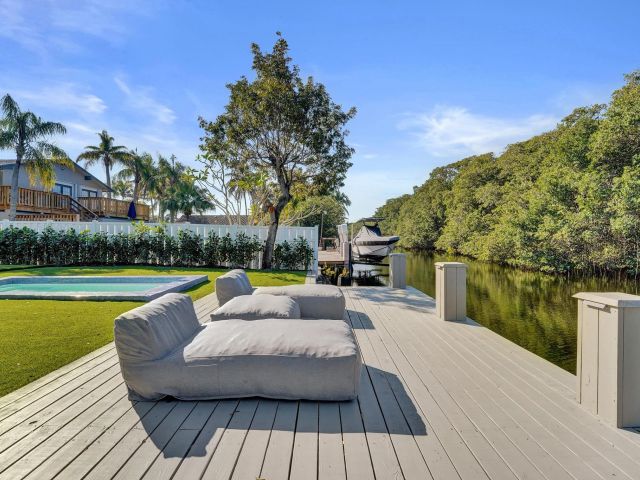 4-bedroom home for sale in Fort Lauderdale - 4417 SW 38th Terrace - MondialRealty
