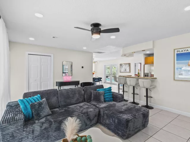 3-bedroom home for sale in Deerfield Beach - 5 SE 11th Court - MondialRealty