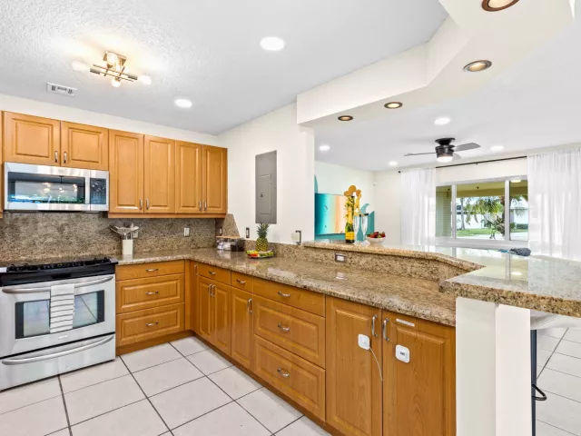 3-bedroom home for sale in Deerfield Beach - 5 SE 11th Court - MondialRealty