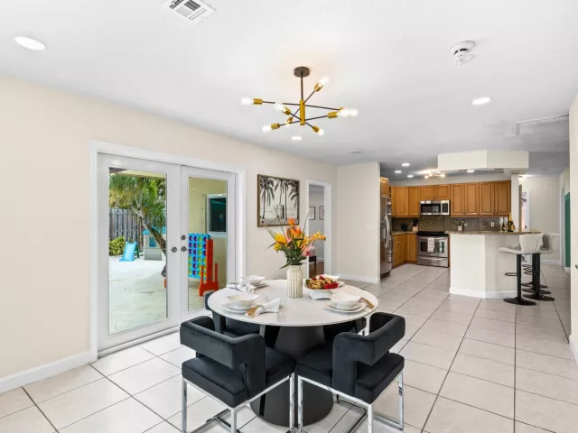 3-bedroom home for sale in Deerfield Beach - 5 SE 11th Court - MondialRealty