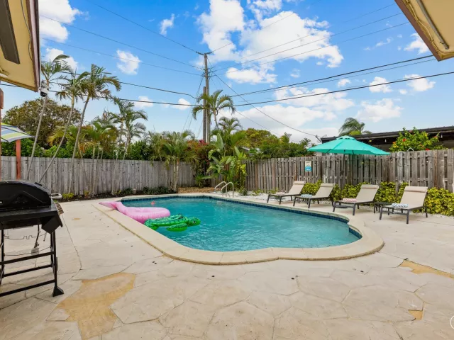 3-bedroom home for sale in Deerfield Beach - 5 SE 11th Court - MondialRealty