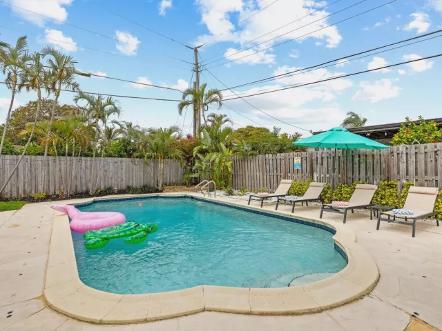 3-bedroom home for sale in Deerfield Beach - 5 SE 11th Court - MondialRealty