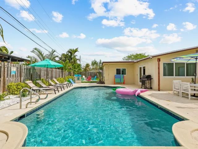 3-bedroom home for sale in Deerfield Beach - 5 SE 11th Court - MondialRealty
