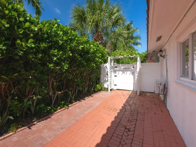 3-bedroom home for rent in Boca Raton - 349 NE 2ND Street - MondialRealty
