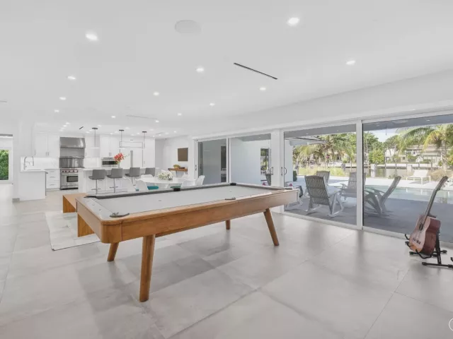4-bedroom home for sale in Fort Lauderdale - 41 S COMPASS Drive - MondialRealty