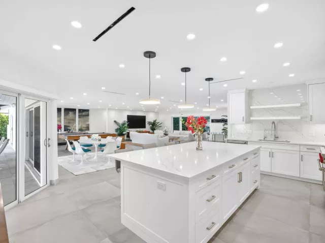 4-bedroom home for sale in Fort Lauderdale - 41 S COMPASS Drive - MondialRealty