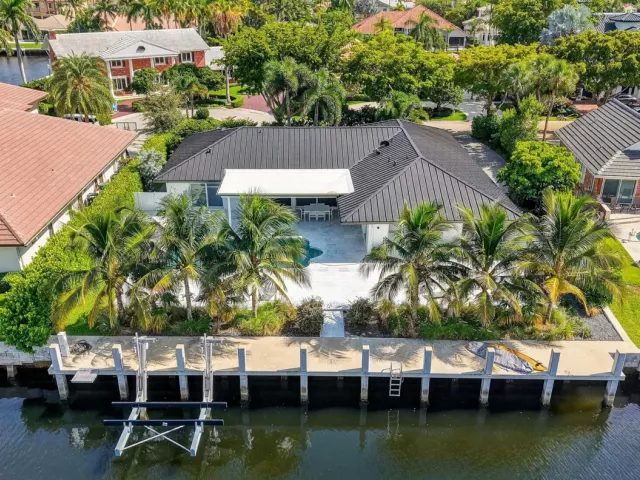 4-bedroom home for sale in Fort Lauderdale - 41 S COMPASS Drive - MondialRealty