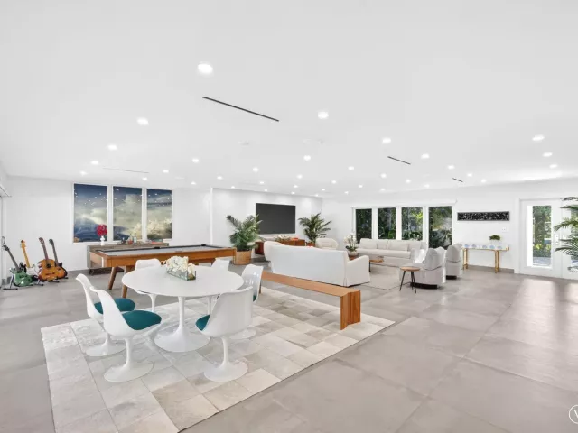 4-bedroom home for sale in Fort Lauderdale - 41 S COMPASS Drive - MondialRealty