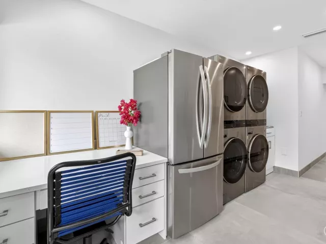 4-bedroom home for sale in Fort Lauderdale - 41 S COMPASS Drive - MondialRealty