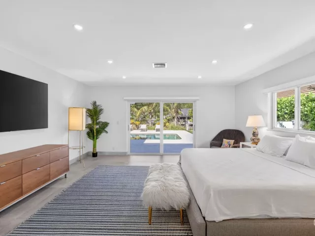 4-bedroom home for sale in Fort Lauderdale - 41 S COMPASS Drive - MondialRealty
