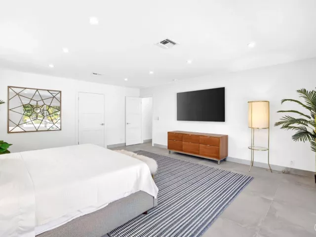 4-bedroom home for sale in Fort Lauderdale - 41 S COMPASS Drive - MondialRealty