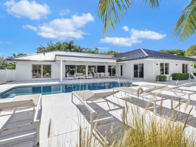 4-bedroom home for sale in Fort Lauderdale - 41 S COMPASS Drive - MondialRealty