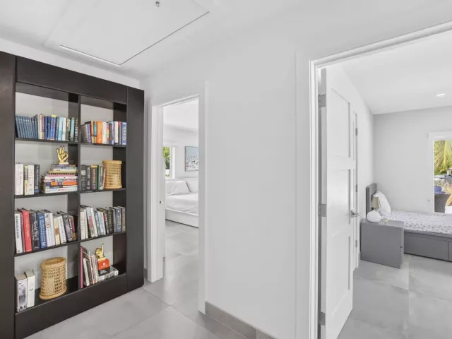 4-bedroom home for sale in Fort Lauderdale - 41 S COMPASS Drive - MondialRealty