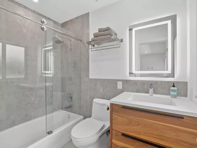 4-bedroom home for sale in Fort Lauderdale - 41 S COMPASS Drive - MondialRealty