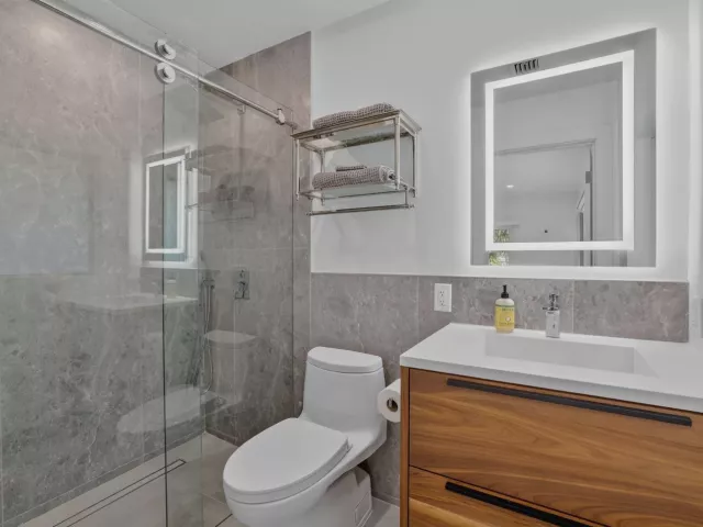 4-bedroom home for sale in Fort Lauderdale - 41 S COMPASS Drive - MondialRealty