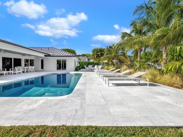 4-bedroom home for sale in Fort Lauderdale - 41 S COMPASS Drive - MondialRealty