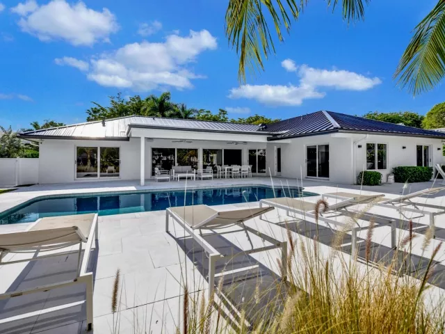 4-bedroom home for sale in Fort Lauderdale - 41 S COMPASS Drive - MondialRealty