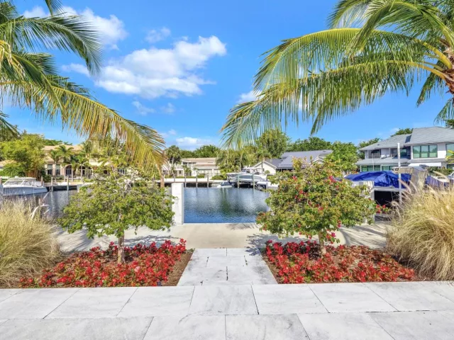 4-bedroom home for sale in Fort Lauderdale - 41 S COMPASS Drive - MondialRealty