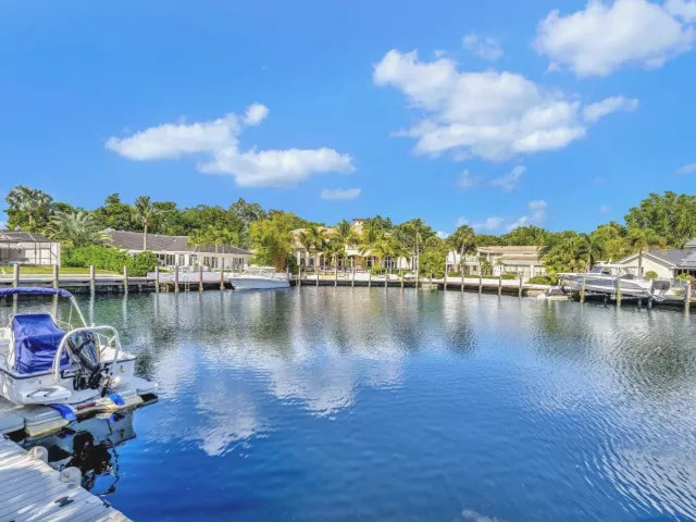4-bedroom home for sale in Fort Lauderdale - 41 S COMPASS Drive - MondialRealty