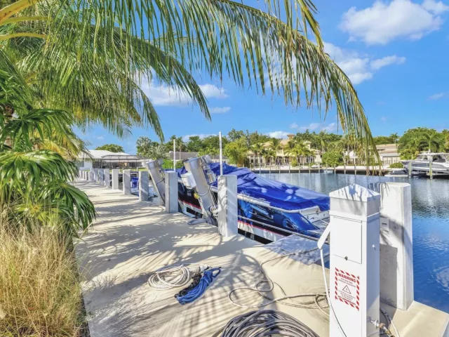 4-bedroom home for sale in Fort Lauderdale - 41 S COMPASS Drive - MondialRealty