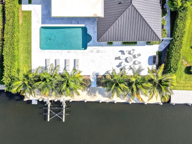 4-bedroom home for sale in Fort Lauderdale - 41 S COMPASS Drive - MondialRealty