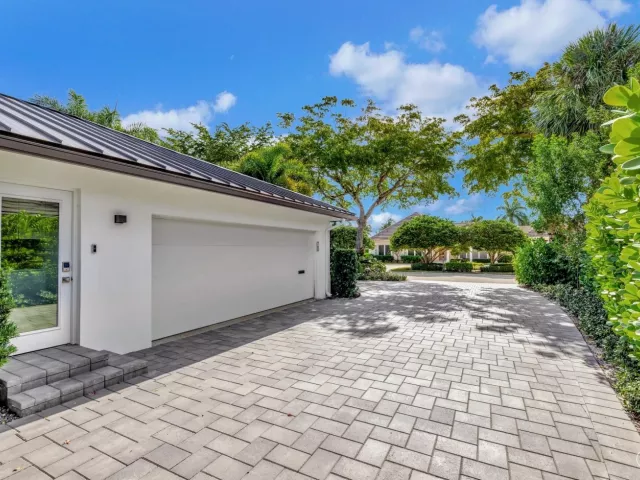 4-bedroom home for sale in Fort Lauderdale - 41 S COMPASS Drive - MondialRealty