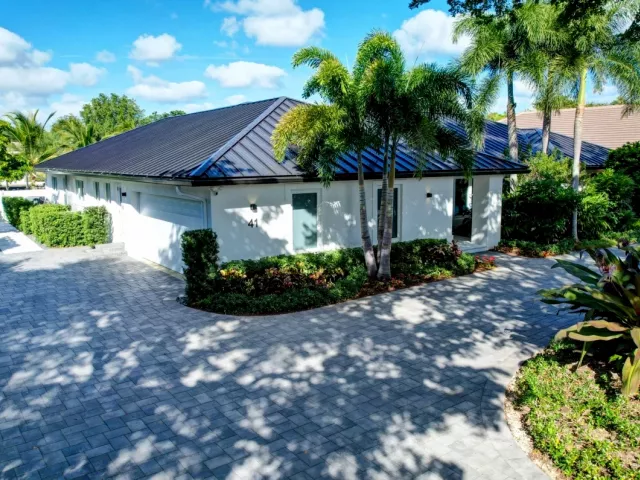 4-bedroom home for sale in Fort Lauderdale - 41 S COMPASS Drive - MondialRealty
