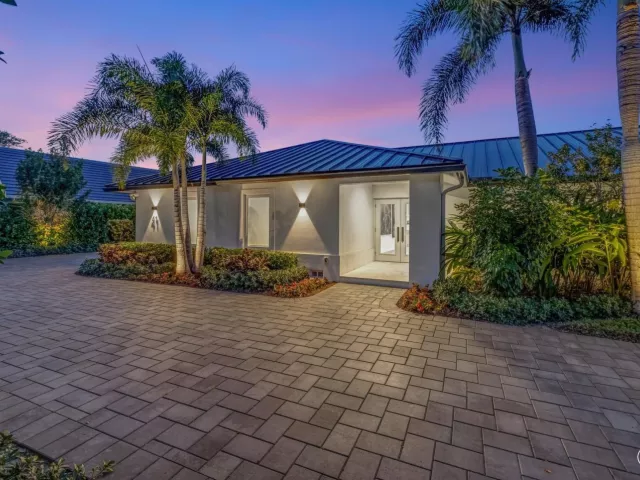 4-bedroom home for sale in Fort Lauderdale - 41 S COMPASS Drive - MondialRealty
