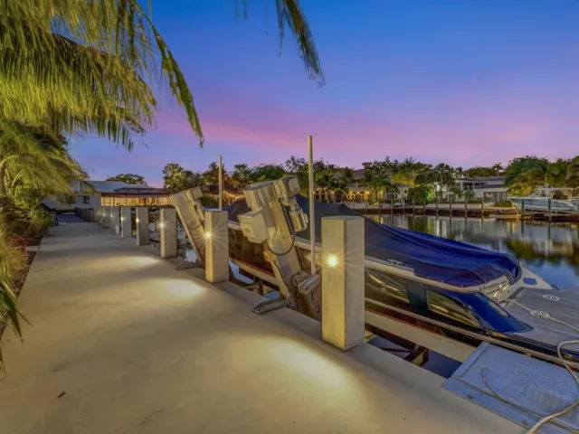 4-bedroom home for sale in Fort Lauderdale - 41 S COMPASS Drive - MondialRealty
