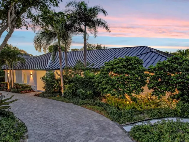 4-bedroom home for sale in Fort Lauderdale - 41 S COMPASS Drive - MondialRealty