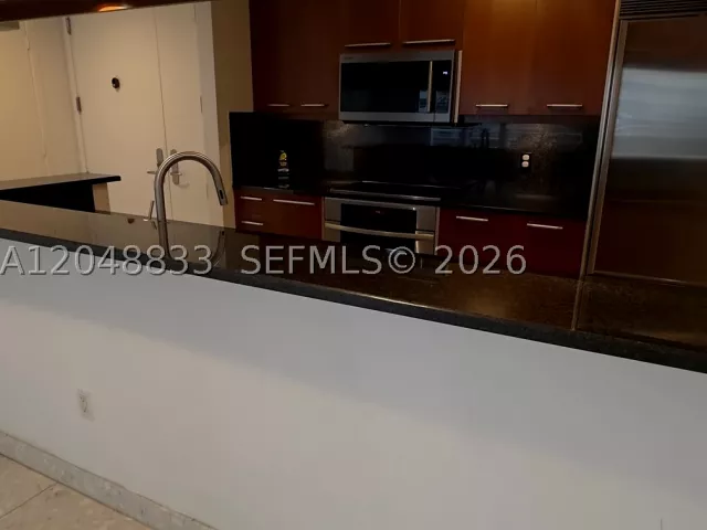 1-bedroom condo for rent in Miami - 901 Brickell Key Blvd 1102 - MondialRealty
