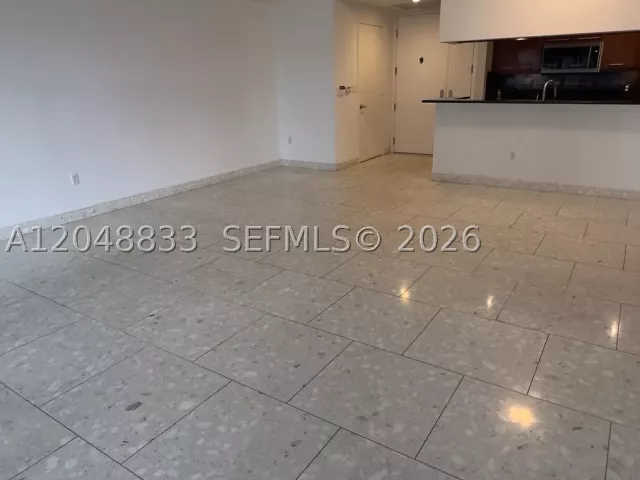 1-bedroom condo for rent in Miami - 901 Brickell Key Blvd 1102 - MondialRealty