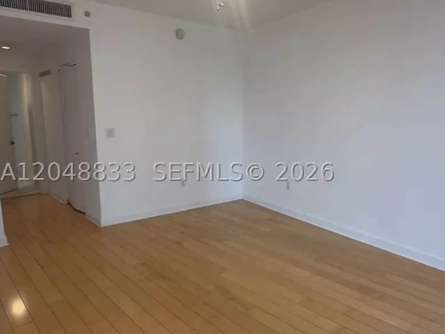 1-bedroom condo for rent in Miami - 901 Brickell Key Blvd 1102 - MondialRealty