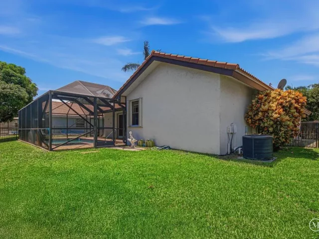 3-bedroom home for rent in Boca Raton - 7000 NW 4th Avenue - MondialRealty