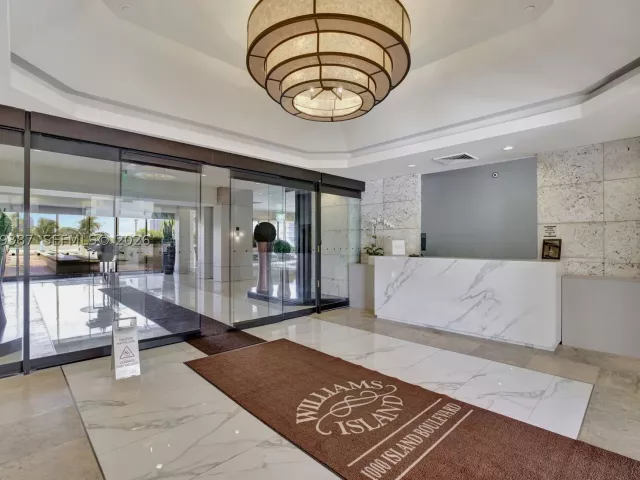 2-bedroom condo for rent in Aventura - 1000 Island Blvd 1510 - MondialRealty