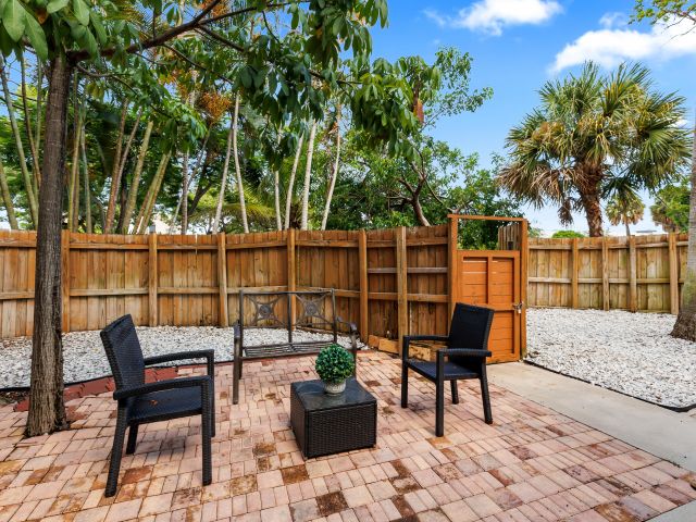 3-bedroom home for sale in Fort Lauderdale - 1521 SW 4th Avenue - MondialRealty