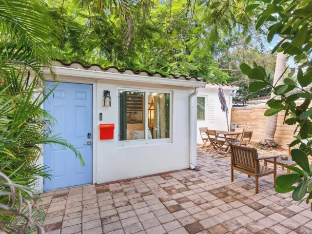 3-bedroom home for sale in Fort Lauderdale - 1521 SW 4th Avenue - MondialRealty