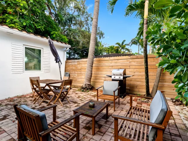 3-bedroom home for sale in Fort Lauderdale - 1521 SW 4th Avenue - MondialRealty
