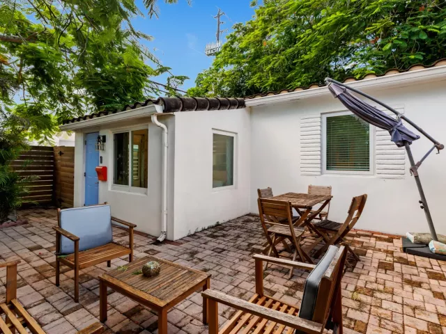 3-bedroom home for sale in Fort Lauderdale - 1521 SW 4th Avenue - MondialRealty
