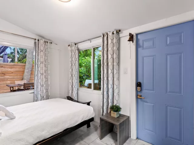 3-bedroom home for sale in Fort Lauderdale - 1521 SW 4th Avenue - MondialRealty